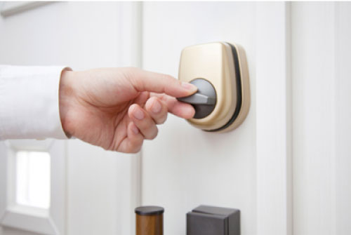 補助錠を取りつけたい